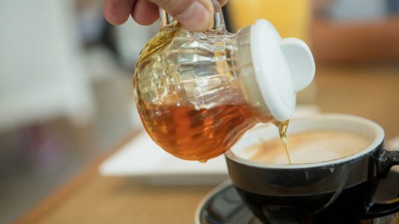 Apakah Boleh Menambahkan Madu dalam Kopi?
